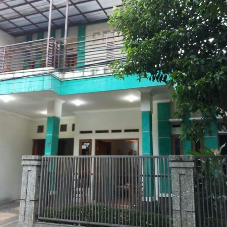Seventeen Homestay Бандунг Екстер'єр фото