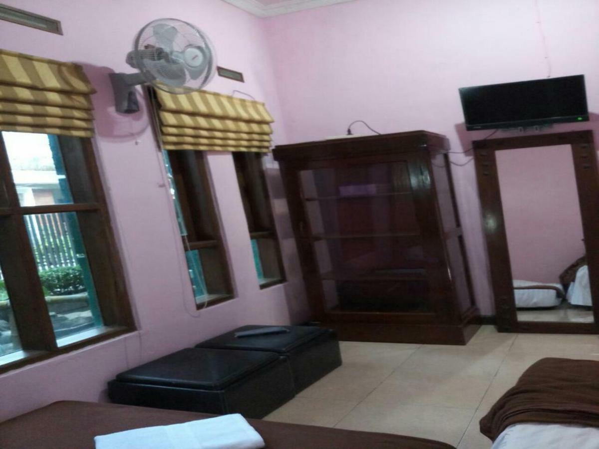 Seventeen Homestay Бандунг Екстер'єр фото