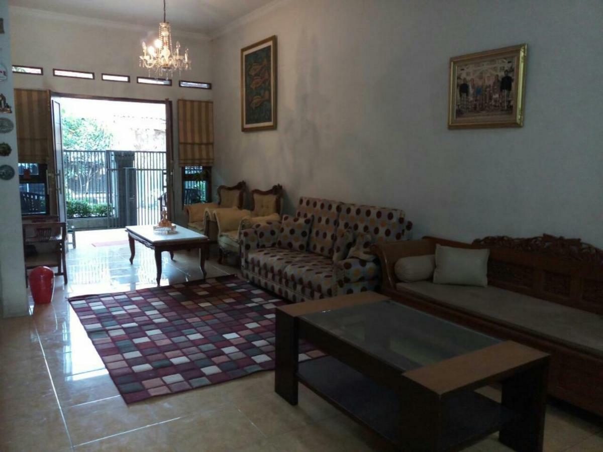 Seventeen Homestay Бандунг Екстер'єр фото